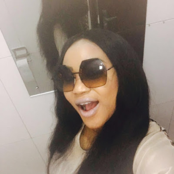 Meet your Posher, Bose - Picture 1 of 1